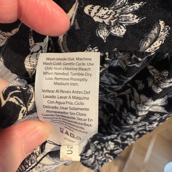 Time and Tru Black Floral Dress - Picture 7 of 7